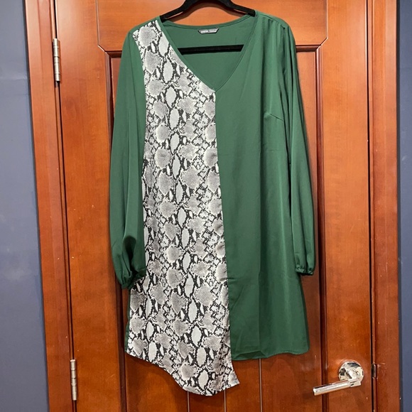 Dress - Picture 1 of 2